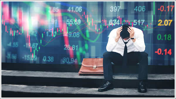 Stock Market: నేలచూపులు చూస్తున్న స్టాక్ మార్కెట్లు.. నష్టం నుంచి గట్టెక్కాలంటే ఈ టిప్స్ మస్ట్..!