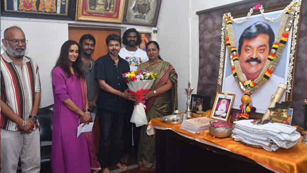 Thalapathy Vijay: కెప్టెన్ విజయ్కాంత్ ఇంటికి దళపతి విజయ్ ‘ది గోట్’ టీమ్.. ఎందుకో తెలుసా?