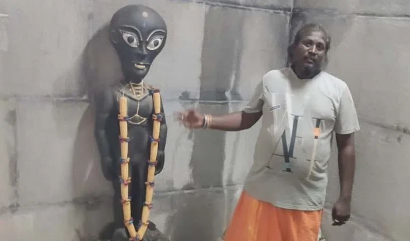 Temple For Alien: ఏకంగా ఏలియన్కే గుడి కట్టేశాడు.. ఎందుకో తెలుసా.?