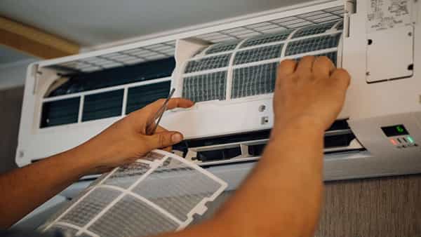 AC Cleaning Tips: టెక్నీషియన్తో పనిలేదు.. మీ ఏసీ మీరే శుభ్రం చేసుకోవచ్చు.. ఈ టిప్స్ పాటిస్తే చాలు..