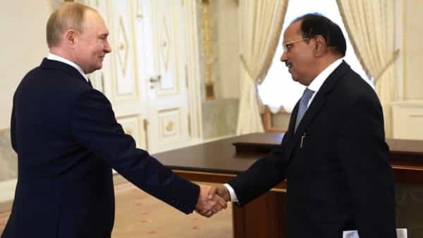 రష్యా-ఉక్రెయిన్ యుద్ధం ముగుస్తుందా? పుతిన్తో అజిత్ దోవల్ భేటీ అందుకేనా..?