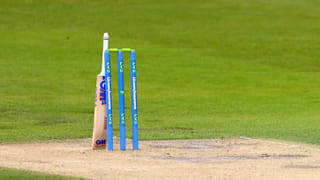 Video: మ్యాచ్ ముగిసేందుకు 10 నిమిషాలు.. విజయానికి 1 వికెట్.. ఎలాంటి ఫీల్డింగ్ సెట్ చేశారో చూస్తే షాకే.. వైరల్ వీడియో