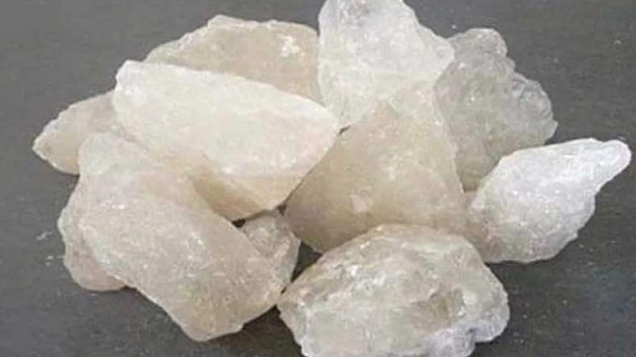 Alum Jaggery: పటిక బెల్లంతో ఇన్ని ఉపయోగాలా.. తెలిస్తే అస్సలు వదిలిపెట్టరు..