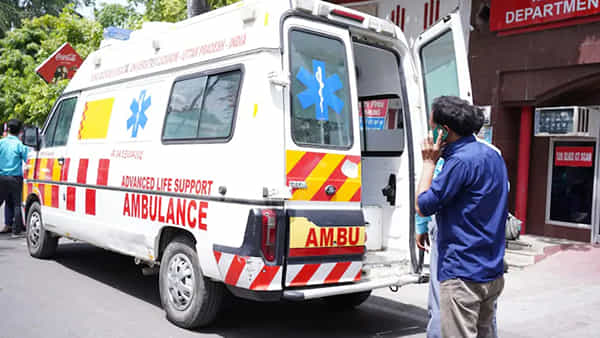 Viral: అంబులెన్స్లో పైశాచకం.. పేషెంట్ భార్యకి లైంగిక వేధింపులు..