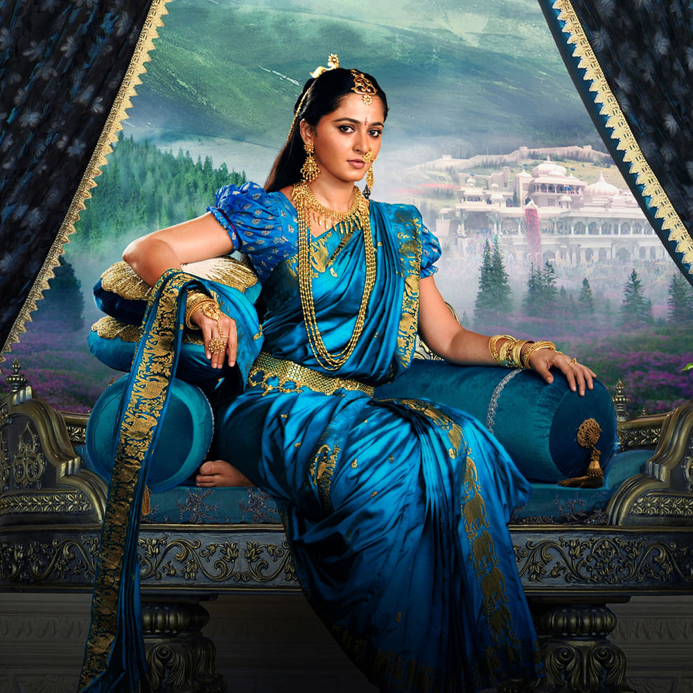 స్వీటీ ఫ్యూచర్ ప్లానింగ్ ఏంటి..? ఈ ప్రశ్నలన్నింటికీ సమాధానం వచ్చేసింది.. అనుష్క సెట్స్‌లో జాయిన్ అయిపోయింది. సినిమాలు చేసినా చేయకపోయినా కొందరు హీరోయిన్లకు క్రేజ్ మాత్రం తగ్గదు.