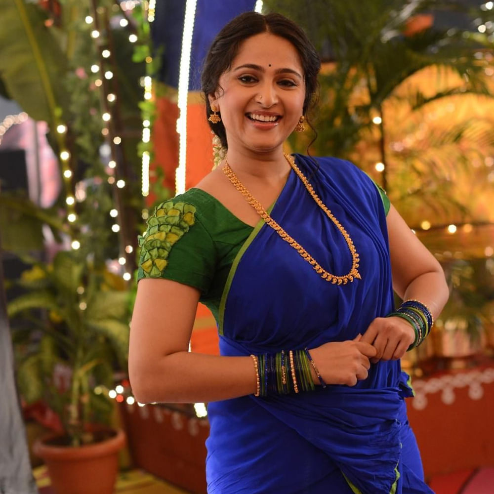 9వ శతాబ్దపు కడమత్తు అనే క్రిస్టియన్ మత బోధకుడు, యోధుడి కథే కథనర్ సినిమా. తాజాగా ఘాటీ సెట్స్‌లో జాయిన్ అయ్యారు అనుష్క. హైదరాబాద్‌లోనే ఈ సినిమా కోసం ప్రత్యేకంగా సెట్టింగ్స్ వేసారు.