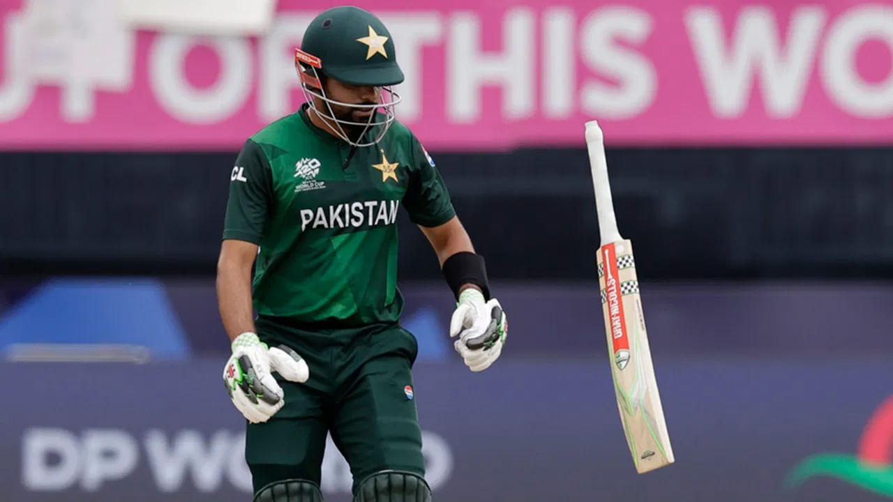 Babar Azam Video: పిల్ల బచ్చా ముందు తేలిపోయిన బాబర్.. కట్‌చేస్తే.. మిడిల్ స్టంప్ ఎగిరిపడిందిగా.. వైరల్ వీడియో..