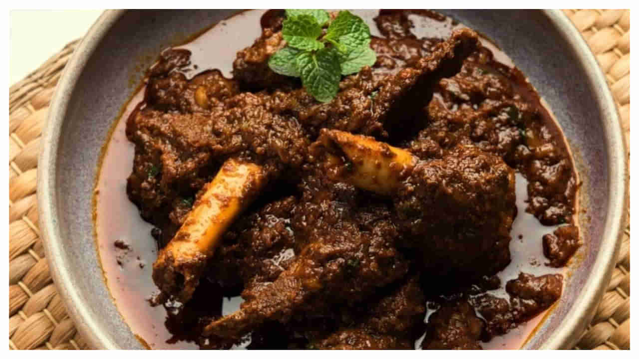 Black Mutton Curry: నోరూరించే బ్లాక్ మటన్ కర్రీ.. ఇలా వండారంటే అదిరిపోతుంది..