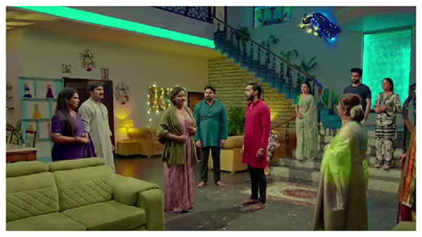 Brahmamudi, September 16th Episode: అపర్ణకు నిజం చెప్పేసిన స్పప్న.. షాక్లో రాజ్..