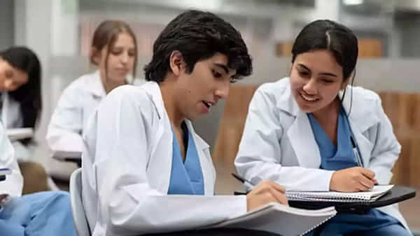 MBBS Seats: ఎంబీబీఎస్ సీట్ల కోసం మతం మార్చుకుంటున్న నీట్ అభ్యర్ధులు.. అప్రమత్తమైన కౌన్సెలింగ్ కమిటీ