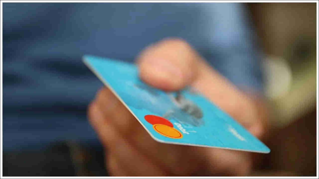 Credit Card: పెరుగుతున్న క్రెడిట్ కార్డు డిఫాల్ట్‌లు.. రూ. 2.7లక్షల కోట్లకు చేరిన అప్పులు..