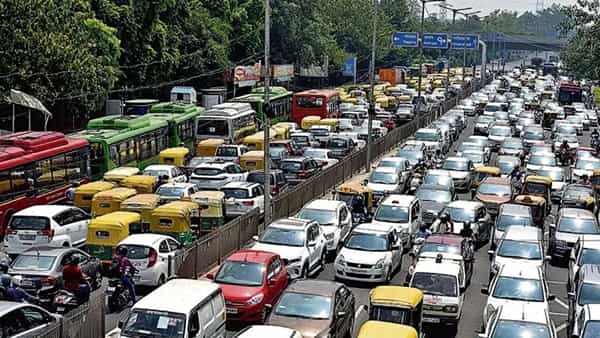 Delhi: ఇకపై వెహికల్ నడపాలంటూ ఒళ్లు దగ్గర పెట్టుకోవాల్సిందే..! కేంద్ర మంత్రికి ఎల్జీ వీకే లేఖ..!