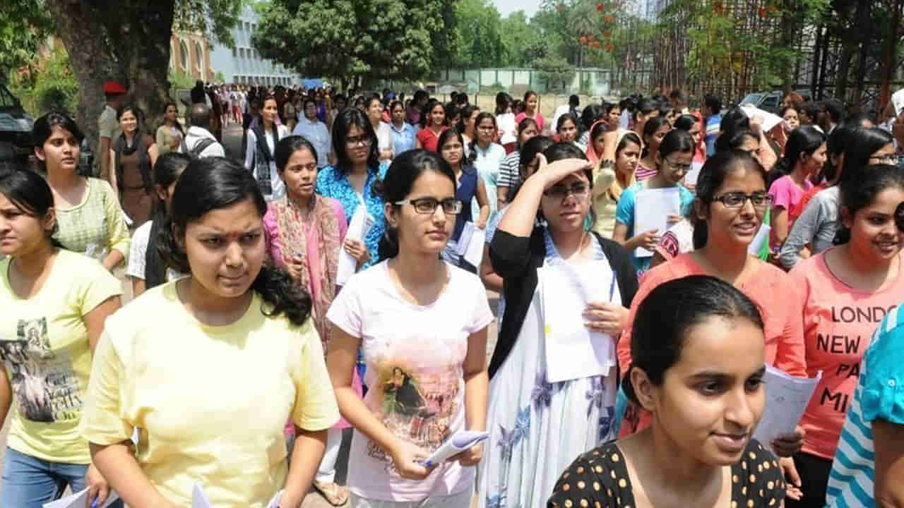 TG Teachers Posting : విద్యాశాఖ కీలక ప్రకటన.. డీఎస్సీ పోస్టింగ్ కౌన్సెలింగ్ వాయిదా.. కొత్త తేదీలు ఎప్పుడంటే..!