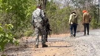 వేగంగా రైల్వే ట్రాక్ పునరుద్ధరణ.. ఎంత మంది, ఏం మట్టి ఉపయోగించారో తెలుసా..?