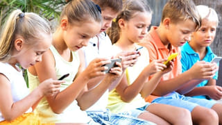 Lungs Cancer: పెరుగుతున్న ఊపిరితిత్తుల క్యాన్సర్‌ కేసులు.. ప్రారంభంలోనే గుర్తిస్తే చికిత్స సాధ్యమే