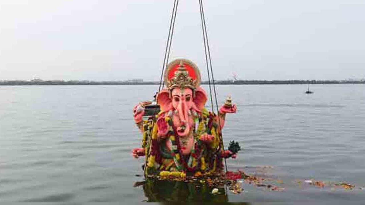 Vinayaka Chavithi: ఐదవ రోజు గణపతిని నిమజ్జనం చేయాలనుకుంటున్నారా! శుభ సమయం, విధి విధానం ఏమిటంటే