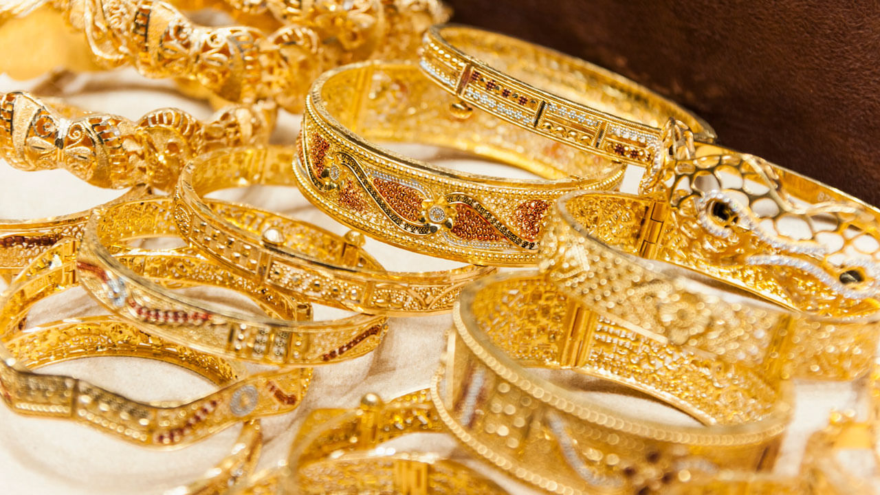 Gold Price Today: మహిళలకు షాకింగ్ న్యూస్.. పెరిగిన బంగారం ధరలు.. తులం ఎంతంటే?