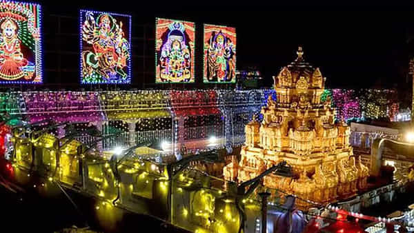 Dasara 2024: దసరా నవరాత్రులకు ముస్తాబవుతోన్న ఇంద్రకీలాద్రి.. పెండింగ్ పనులను చకచకా పూర్తి చేస్తున్న సిబ్బంది