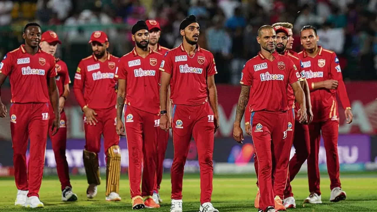 ఐపీఎల్లో ఇప్పటివరకు ట్రోఫీని గెలవని జట్లలో పంజాబ్ కింగ్స్ ఒకటి. ప్రతి ఎడిషన్కు ముందు స్టార్ ఆటగాళ్లతో రంగంలోకి దిగే పంజాబ్ జట్టుకు చివరకు ఓటమి తప్పడంలేదు. గత ఎడిషన్లో శిఖర్ ధావన్ నాయకత్వంలో పంజాబ్ కింగ్స్ పేలవ ప్రదర్శన చేసింది. ఆ జట్టు ప్లేఆఫ్కు కూడా అర్హత సాధించలేకపోయింది.