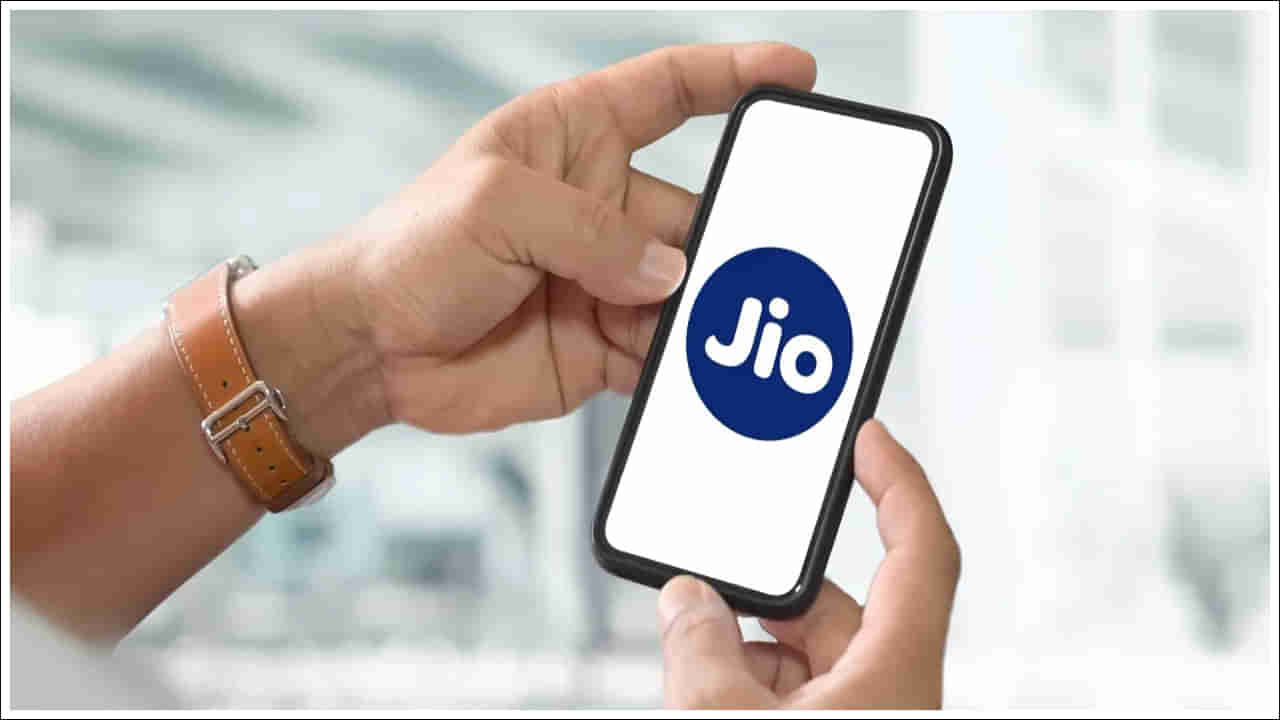 Jio: జియో నుంచి దిమ్మదిరిగే ఆఫర్‌.. కేవలం రూ.101 రీఛార్జ్‌తో అన్‌లిమిటెడ్ డేటా!