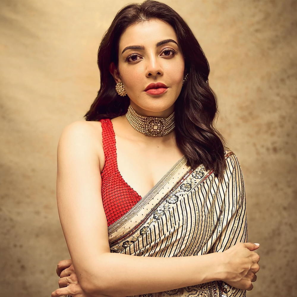 కాజల్‌ తెలుగులో సినిమాలు చేసినన్ని రోజులూ ఆమెను పక్కా లోకల్‌ అనే అనుకున్నారు. అంతగా తెలుగు ఇండస్ట్రీతో కలిసిపోయారు ఈ బ్యూటీ. పెళ్లి చేసుకుని, ఓ బాబు జన్మనిచ్చాక కెరీర్‌ స్పీడు తగ్గిందనే అనుకున్నారు జనాలు. కానీ ఇప్పుడు డబుల్‌ స్పీడ్‌తో ఫ్యాన్స్ ని  పలకరించడానికి రెడీ అవుతున్నారు కాజల్‌. సౌత్‌లో ఈ భామ చేతిలో ఇండియన్‌3 ఉంది. హిందీలో సల్మాన్‌తో సికిందర్‌కి సిద్ధమవుతోంది. తెలుగులో ఎలాగూ ఎప్పుడూ ఏవో సినిమాలు ఉంటూనే ఉంటాయనుకోండి...