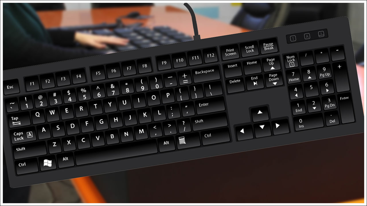 Computer Keyboard: ఈ రోజుల్లో కంప్యూటర్‌ లేనిది పనులు జరగని పరిస్థితి ఉంది. అందులో ముఖ్యమైనది కీ బోర్డు. ఇది లేనిది కంప్యూటర్‌లో ఏ పని జరగదు. ఈ రోజుల్లో టెక్నాలజీ పెరిగిపోయింది. పెన్ను పట్టి పేపర్‌పై రాయాల్సిన కాలం పోయింది. ప్రస్తుతం ఏ ఉద్యోగం చేయాలన్నా ముందుగా కంప్యూటర్‌ వచ్చి ఉండాలి. ఇప్పుడున్న సాంకేతిక పరిజ్ఞానంలో కంప్యూటర్ లేనిదే పనులు జరగవు. అయితే కంప్యూటర్ వాడాలంటే కీ బోర్డు తప్పనిసరి. కానీ మనం ప్రతి రోజు కీబోర్డుపై ఎంతో వర్క్ చేస్తుంటాము. కానీ ఒక విషయం గమనించి ఉండము. అందేంటంటే మనం సాధారణంగా వాడే కీబోర్డును క్వర్టీ కీబోర్డు అంటాము. 
