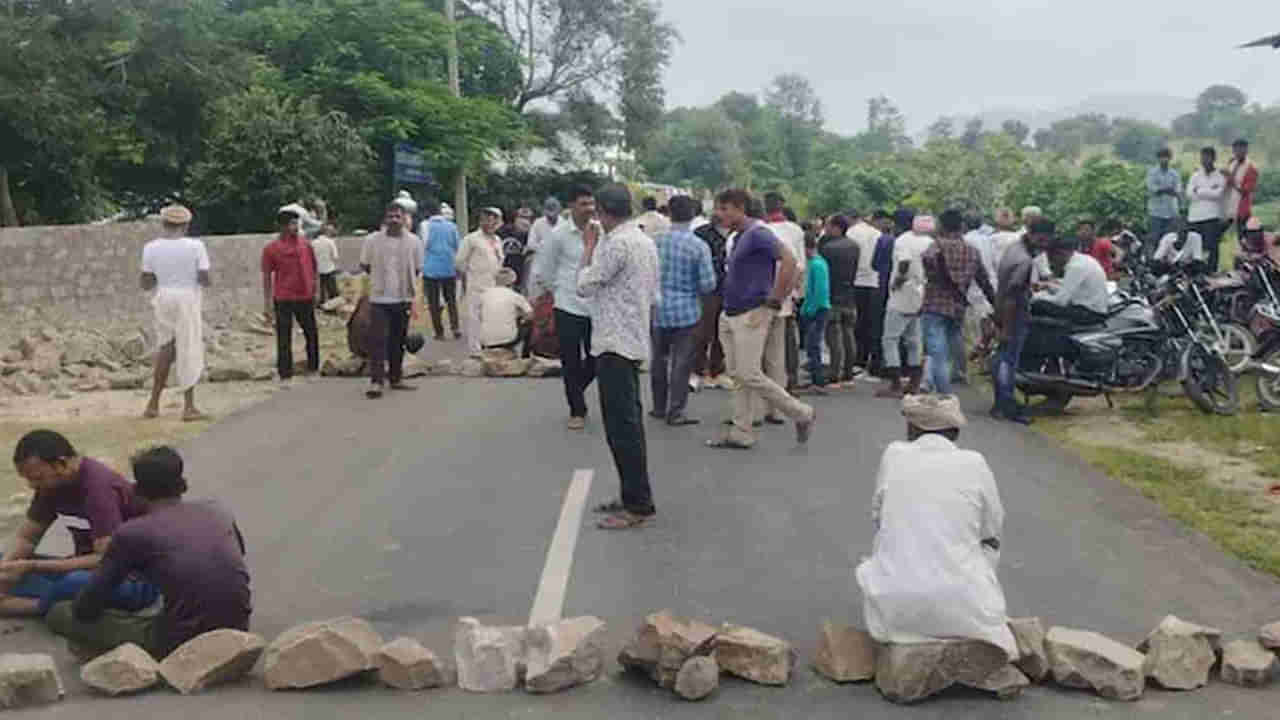 మ్యాన్‌ ఈటర్‌గా మారిన చిరుత..! ముగ్గురిని చంపేసింది.. రోడ్డుపై బైఠాయించి గ్రామస్తుల ఆందోళన