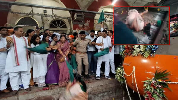 MLA Falls on Rail Track: వందేభారత్ రైలుకు జెండా ఊపబోయి.. రైల్వే ట్రాక్పై పడిపోయిన MLA.. వీడియో