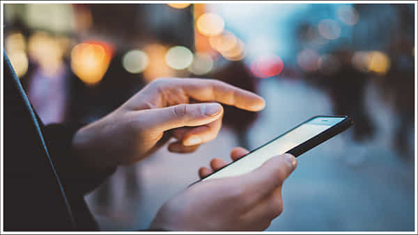 Mobile Data: మీ మొబైల్ డేటా త్వరగా అయిపోతుందా? ఈ పొరపాట్లు కావచ్చు.. సెట్టింగ్స్ మార్చుకోండి!