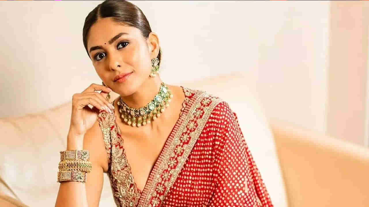 Mrunal Thakur: ఏడు నెలల క్రితమే బ్రేకప్.. లవ్ స్టోరీ బయటపెట్టిన మృణాల్ ఠాకూర్..