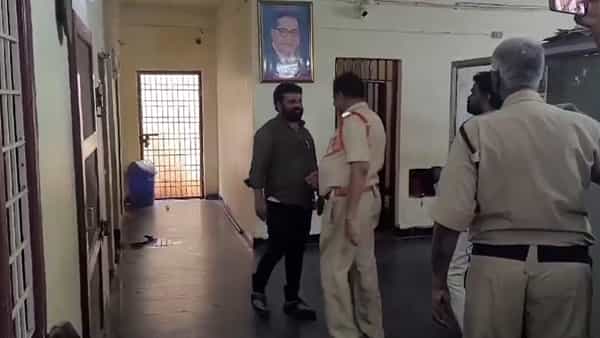 మాజీ ఎంపీ నందిగం సురేశ్ అరెస్ట్.. హైదరాబాద్లో అదుపులోకి తీసుకున్న పోలీసులు