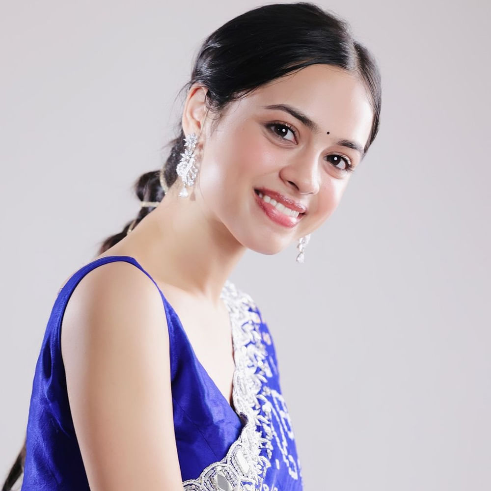 లాపతా లేడీస్ చిత్రంలో అమాయనమైన నటనతో ప్రేక్షకుల మనసు దొచుకున్న నితాన్సీకి ప్రస్తుతం ఇన్ స్టాలో 10.8 మిలయన్ ఫాలోవర్స్ ఉన్నారు. అంతకు ముందు థాప్కీ ప్యార్ కీ, కర్మఫల్ దాతా శని, ఎంఎస్ ధోనీ చ, ఇందు సర్కార్, ఇన్సైడ్ ఎడ్జ్ చిత్రాల్లో నటించింది. 