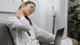 Turmeric Side Effects: ఆరోగ్యానికి మంచిదికదాని పసుపును విచ్చలవిడిగా వంటల్లో వాడేస్తున్నారా? ఇది తెలుసుకోండి