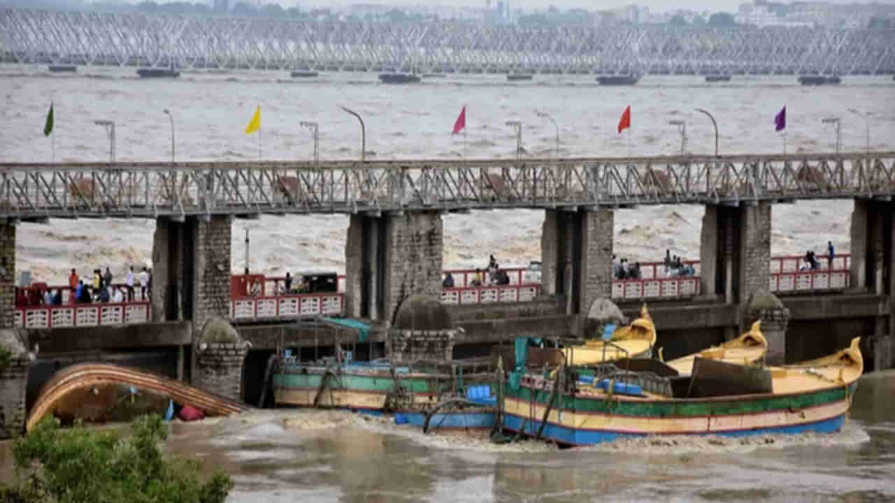 Prakasam Barrage: ఛాలెంజ్‌గా మారిన బోట్ల తొలగింపు ప్రక్రియ.. ఇవాళ ప్లాన్‌-B రెడీ.. విశాఖ నుంచి డైవింగ్‌ టీమ్‌లు