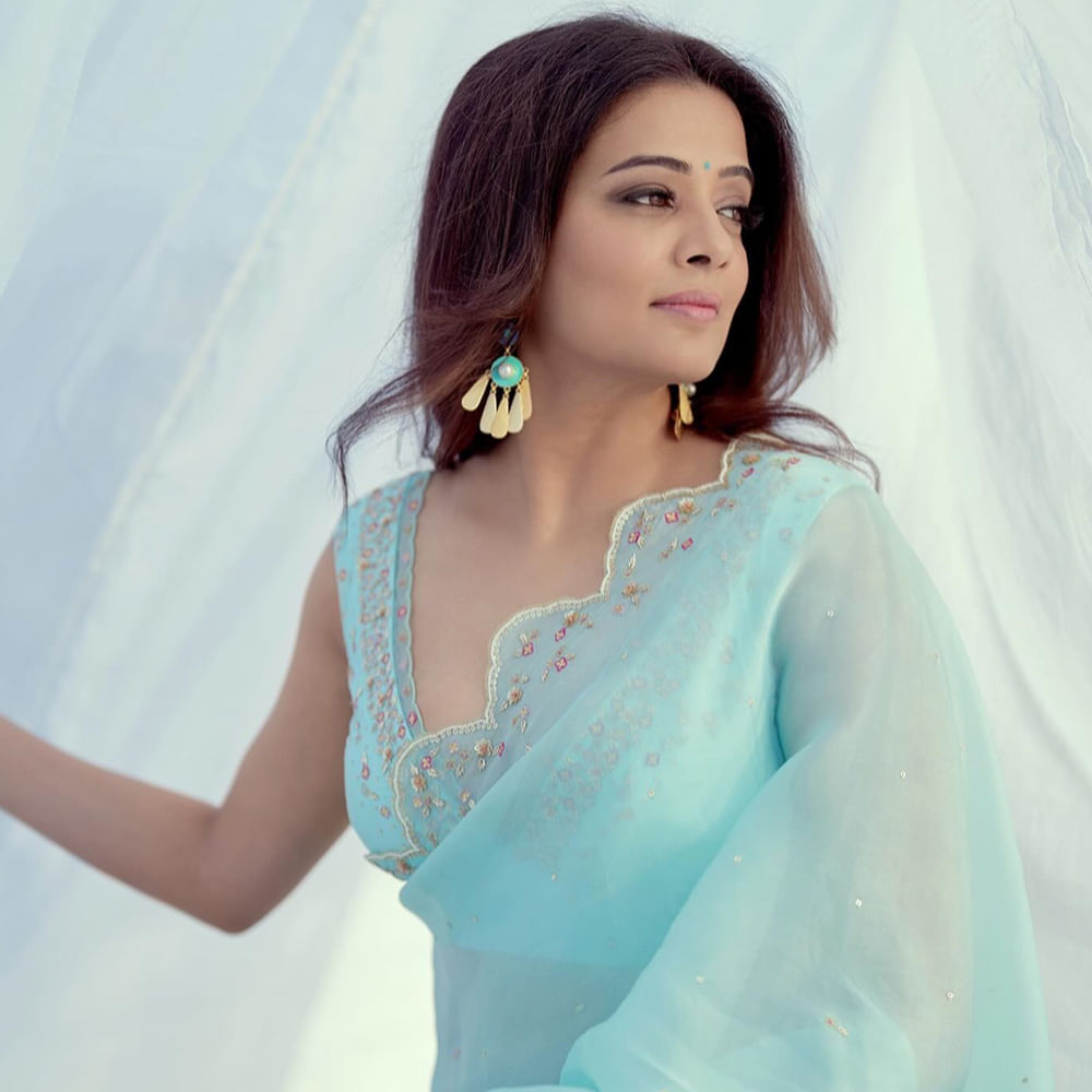 మన హీరోయిన్లలో నార్త్ లో ఎప్పటికప్పుడు ప్రూవ్‌ చేసుకుంటున్న మరో నాయిక ప్రియమణి. సౌత్‌లో ఓటీటీ ప్రాజెక్టులతో మెప్పిస్తున్నా, నార్త్ లో మాత్రం ఎప్పుడూ ఏదో ఓ క్రేజీ ప్రాజెక్టులో ఇన్వాల్వ్ అవుతూనే ఉన్నారు. రీసెంట్‌గా హిందీలో బ్లాక్‌ బస్టర్‌ సినిమాలే పడ్డాయి ఈ బ్యూటీ కెరీర్‌లో.