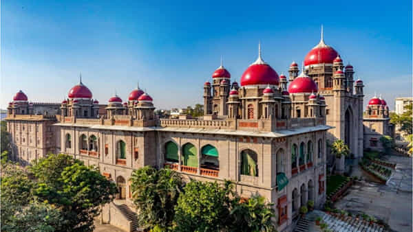 Hyderabad: నగరంలో పబ్స్పై హైకోర్టు ఘాటు కామెంట్స్.. పోలీసులకు కీలక ఆదేశాలు