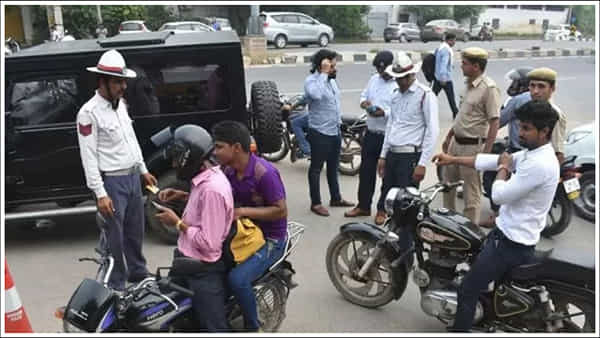 Traffic Rules: ద్విచక్ర వాహనదారులు జాగ్రత్త.. మారిన ట్రాఫిక్ రూల్స్