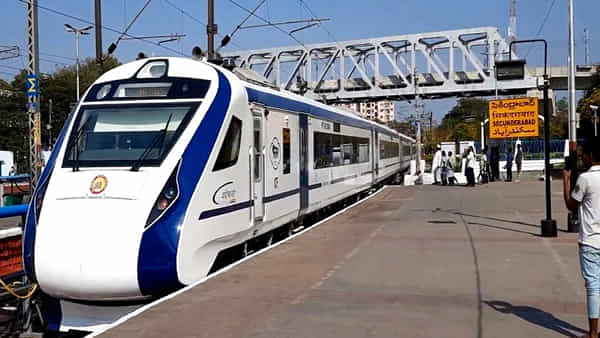 Vande Bharat Express: దీపావళి పండగకు ఈ మార్గంలో వందేభారత్ ఎక్స్ప్రెస్!