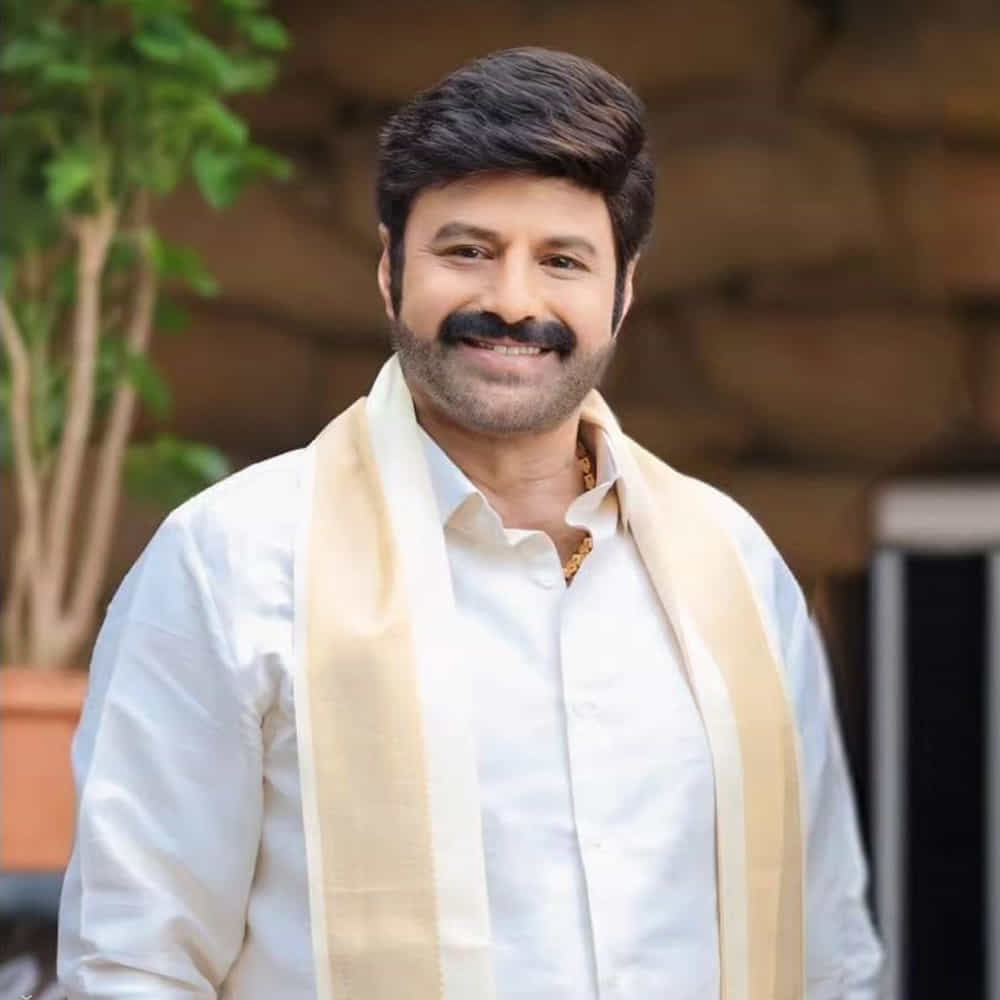 స్టార్ హీరోతో సినిమా చేసే ఛాన్స్ వచ్చినపుడు దర్శకులకు ఉండే ఎగ్జైట్మెంట్ మామూలుగా ఉండదు. రిస్క్ తీసుకోకుండా.. సింపుల్గా వింటేజ్ లుక్స్ ఫాలో అవుతూ.. వాళ్ల ఇమేజ్ను క్యాష్ చేసుకుంటున్నారు. బాలయ్యతో బాబీ ఇదే చేస్తున్నారు. అఖండ నుంచి బాలయ్యలోని వింటేజ్ ఇమేజ్పై ఫోకస్ చేస్తున్నారు డైరెక్టర్స్.