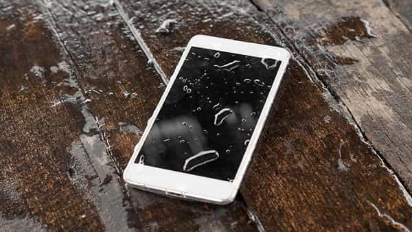 Tech Tips: స్మార్ట్ ఫోన్ నీటిలో పడిపోయిందా? మరేం పర్లేదు.. యూ ట్యూబ్లో ఈ వీడియో ప్లే చేయండి చాలు..