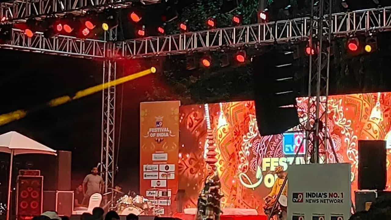 ఈ ఫెస్టివల్‌లోని ప్రతి స్టాల్‌ ఎంతో ప్రత్యేకంగా ఉంటుంది మరియు అన్ని స్టాల్స్‌లో ఆకర్షణీయమైన వస్తువులు ఉంటాయి.