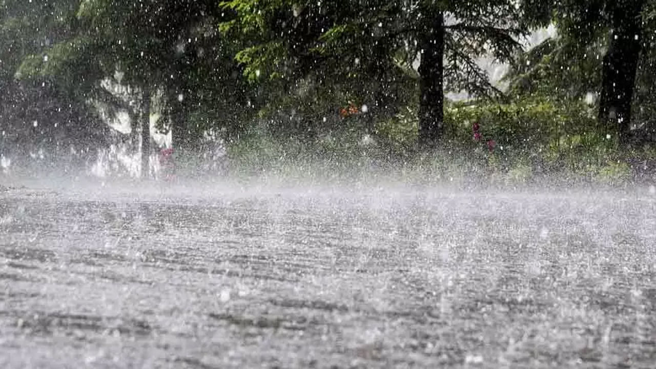 Weather Report: ఏపీ వాసులకు అలెర్ట్.. పొంచి ఉన్న మరో తుఫాన్ గండం.. రేపటి నుంచి మూడు రోజులు భారీ వర్షాలు కురిసే అవకాశం..