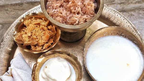 Snacks: అతిథులకు స్నాక్స్ వడ్డింపు.. 200 మందికి ఫుడ్ పాయిజన్