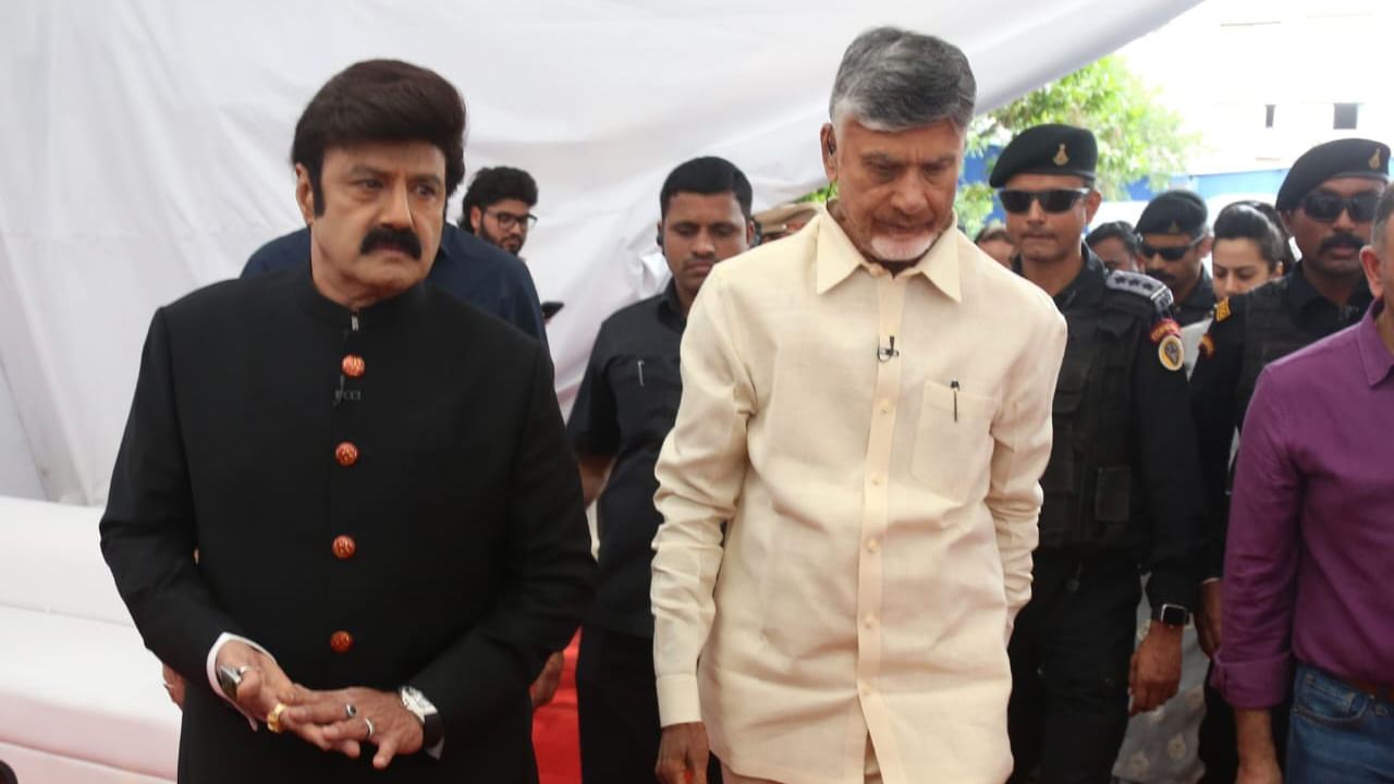  నందుమూరి బాలకృష్ణ హోస్ట్‏గా వ్యవహరిస్తున్న సెలబ్రెటీ టాక్ షో 'అన్‏స్టాపబుల్ విత్ ఎన్బీకే'. ప్రముఖ ఓటీటీ ప్లాట్ ఫామ్ ఆహా వేదికగా ఇప్పటికే మూడు సీజన్స్ విజయవంతంగా కంప్లీట్ చేసుకున్న సంగతి తెలిసిందే. ఇక ఇప్పుడు సీజన్ 4 స్టార్ట్ కాబోతుంది. 