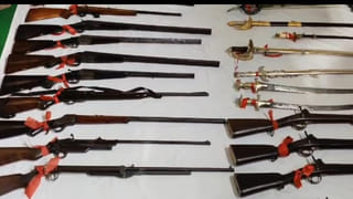 AP News: లంచాలు ఇవ్వకండి మహాప్రభో… కార్యాలయం ముందు బోర్డు పెట్టిన అధికారి