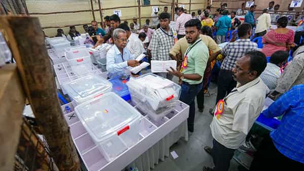 Election Results-2024: హర్యానా, జమ్ముకశ్మీర్లో కాంగ్రెస్ జోరు.. పోస్టల్ ఓట్ల లెక్కింపులో కాంగ్రెస్ ముందంజ