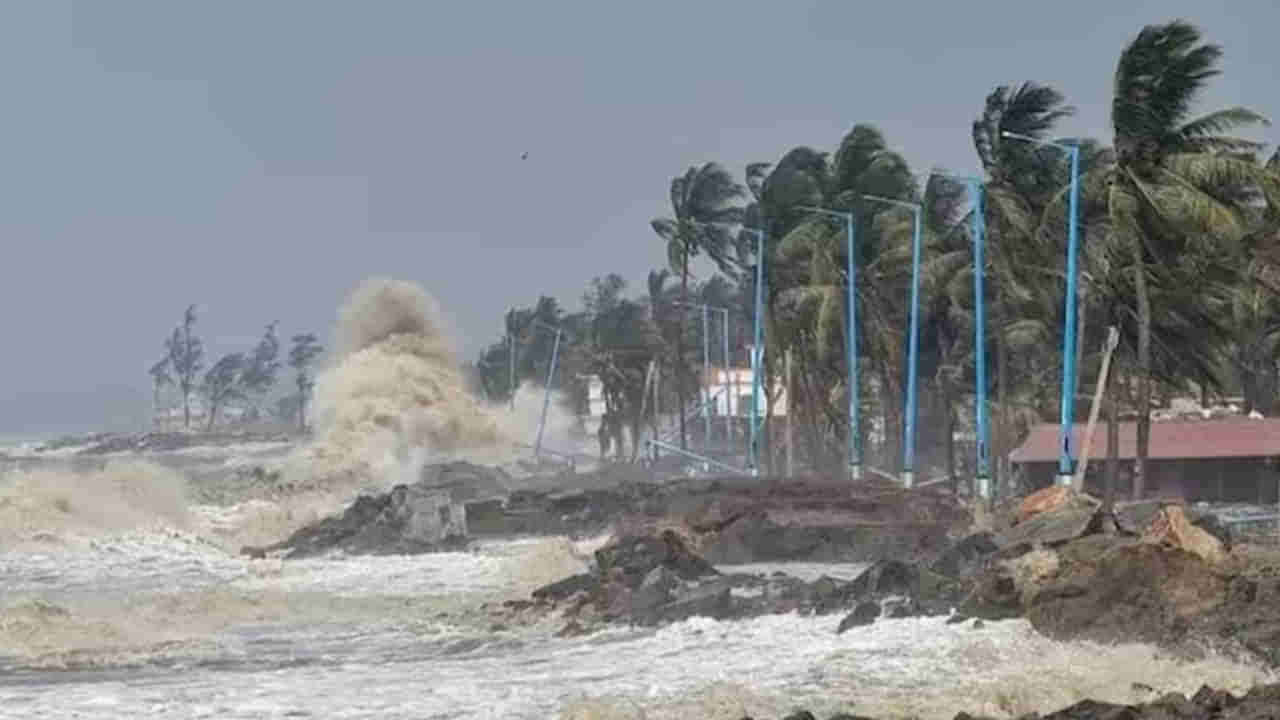 Cyclone Dana: తీవ్రతుపానుగా మారిన దానా.. ఉత్తరాంధ్ర జిల్లాలకు భారీ వర్ష సూచన