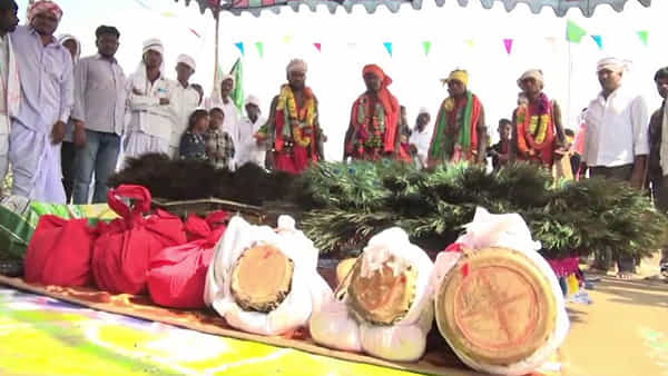 Dandari-Gussadi festival: ఆదివాసీ గూడాల్లో దండారి సంబరాలు.. అడవి బిడ్డల గుండెల్లో ఆనందోత్సహాలు