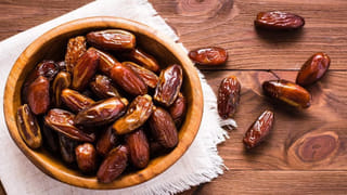 Skin Glow: రాత్రి ముఖానికి ఇవి పెట్టారంటే.. ఉదయం వరకు అందంగా మెరిసిపోతారు..