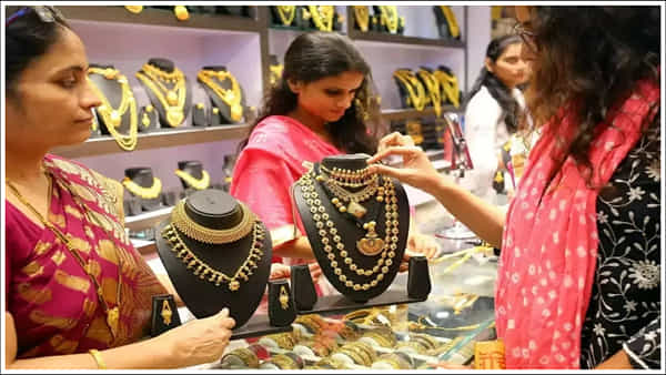 Dhanteras 2024: మీరు బంగారం కొంటున్నారా? పాన్, ఆధార్ వివరాలు ఇవ్వాల్సిందే.. ఈ నిబంధన ఎందుకు?